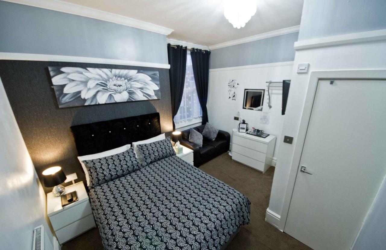 Rossall House , For Families & Couples Blackpool Exterior photo