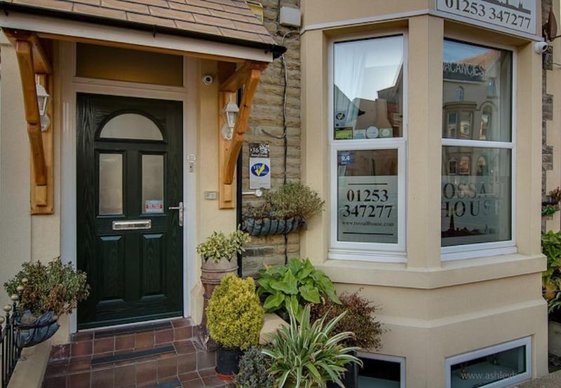Rossall House , For Families & Couples Blackpool Exterior photo